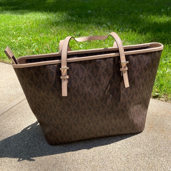 Michael Kors Jet Set Charm Zipper Closure Tote Bag Brown Purse Cream Leather - Picture 10 of 17